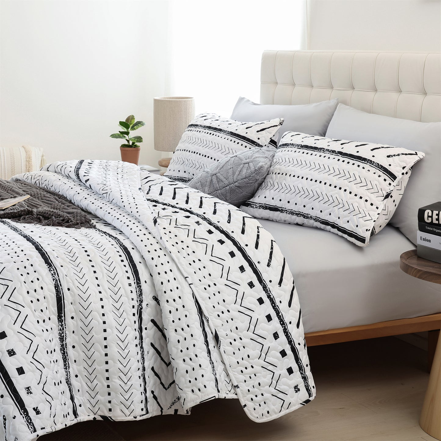 Quilt Set Lightweight Boho Bedding Bedspreads with Geometric Printed for All Season 3 Piece (1 Quilt, 2 Pillowcases)