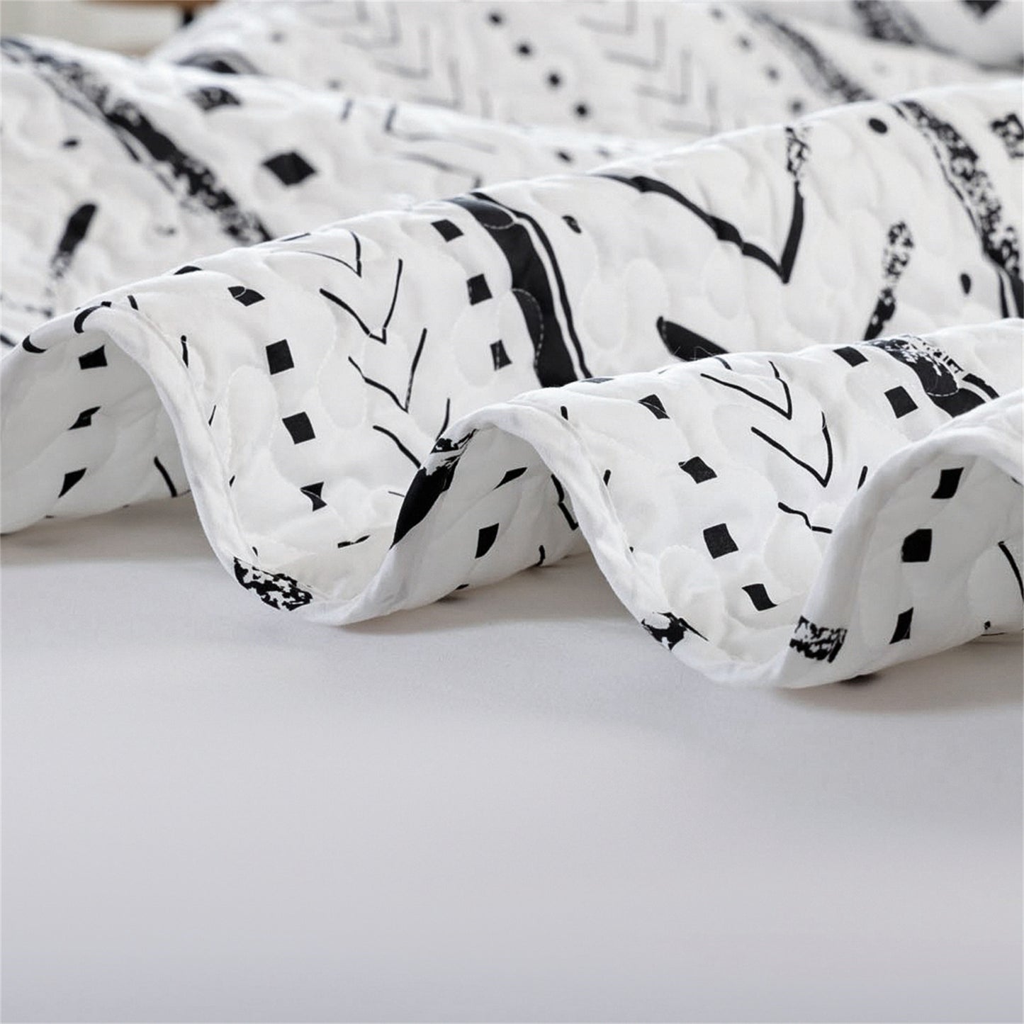 Quilt Set Lightweight Boho Bedding Bedspreads with Geometric Printed for All Season 3 Piece (1 Quilt, 2 Pillowcases)
