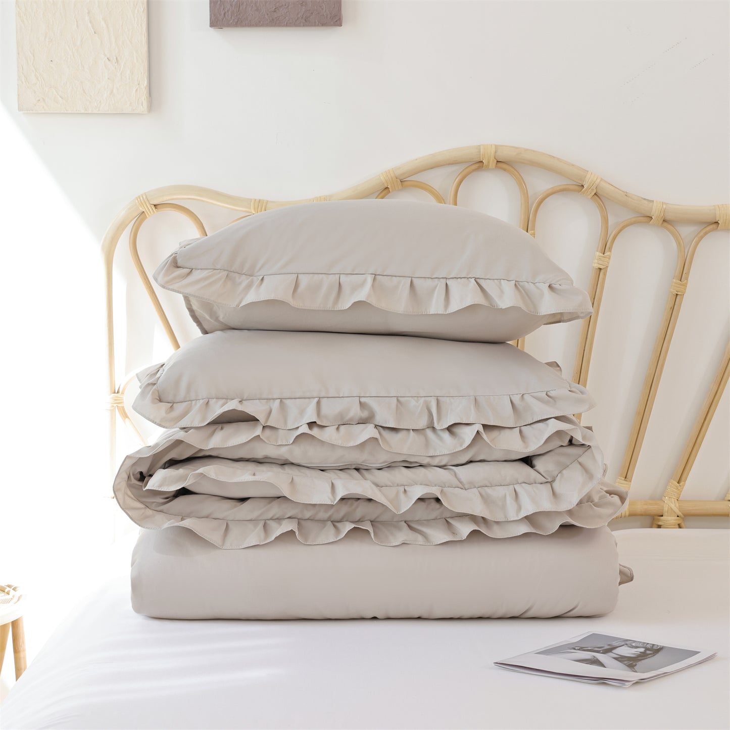 SPRINDAY Ruffled Queen Comforter Set, 3 Piece Bed in a Bag Soft Fluffy Comforter Set For All Season