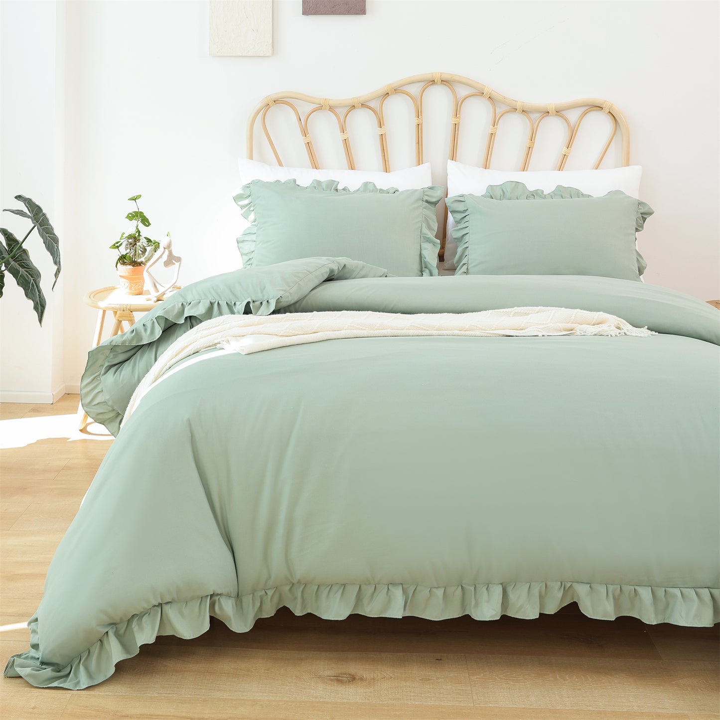 SPRINDAY Ruffled Queen Comforter Set, 3 Piece Bed in a Bag Soft Fluffy Comforter Set For All Season
