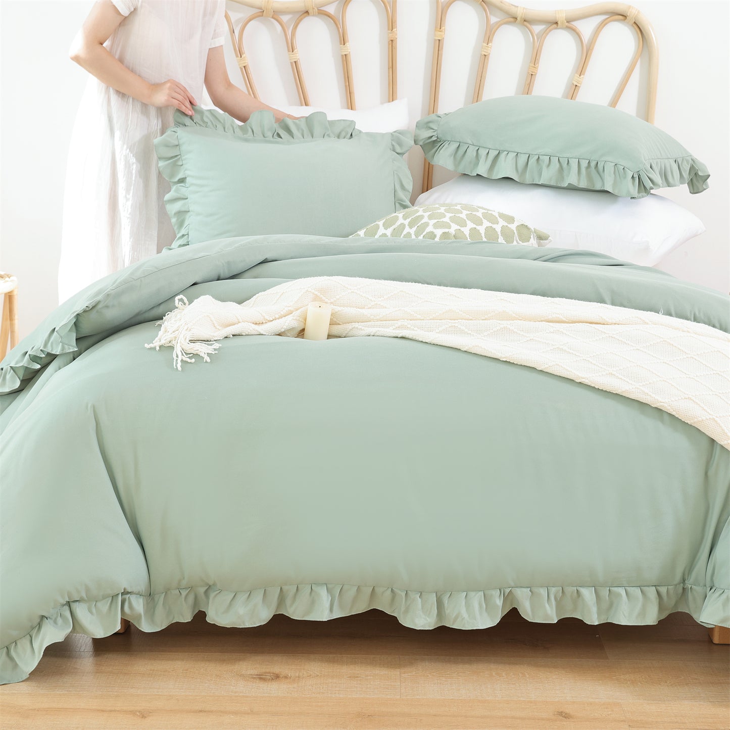 SPRINDAY Ruffled Queen Comforter Set, 3 Piece Bed in a Bag Soft Fluffy Comforter Set For All Season