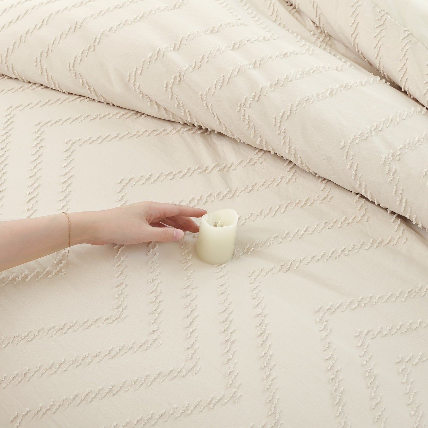 Sprinday Vertical Tufted Lightweight Neutral Comforter Sets