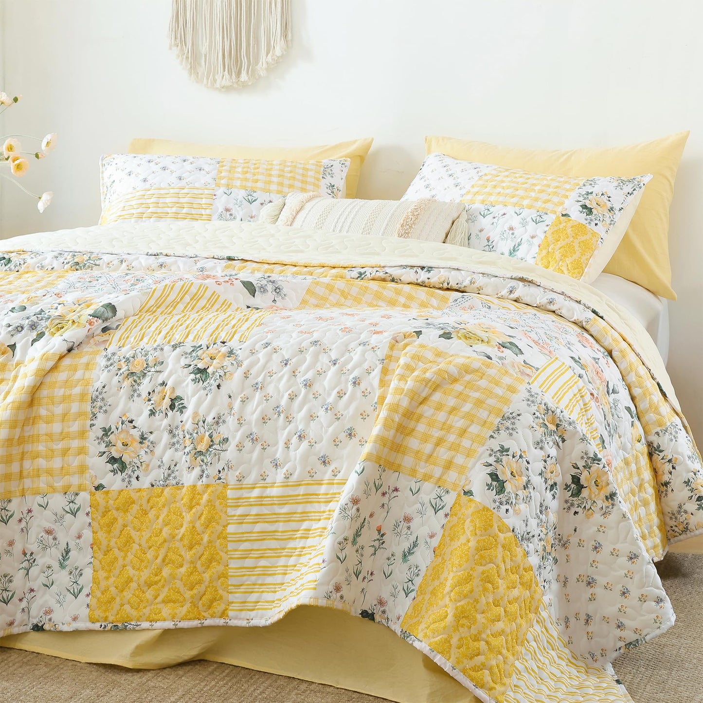 Quilt Set  Lightweight Boho Bedding Bedspreads with Geometric Printed for All Season 3 Piece (1 Quilt, 2 Pillowcases)