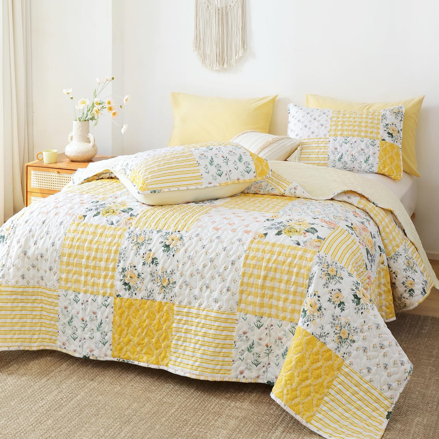 Quilt Set  Lightweight Boho Bedding Bedspreads with Geometric Printed for All Season 3 Piece (1 Quilt, 2 Pillowcases)